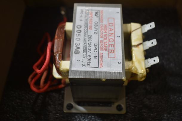 BRAND NEW SCRATCH AND DENT! Capacitor - Image 3 of 13
