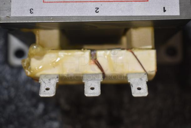 BRAND NEW SCRATCH AND DENT! Capacitor - Image 4 of 13