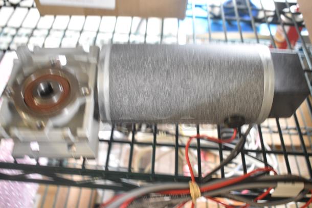 BRAND NEW SCRATCH AND DENT! Groschopp PM8014-RA3080T Motor / Gearbox - Image 5 of 9