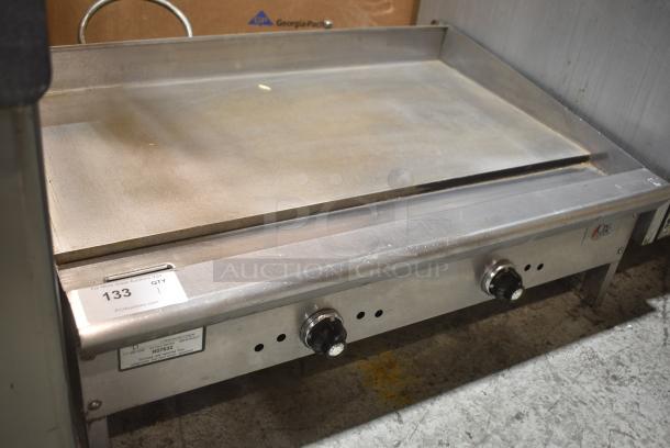 Cooking Performance Group CPG Stainless Steel Commercial Propane Gas Powered Flat Top Griddle. - Image 2 of 8