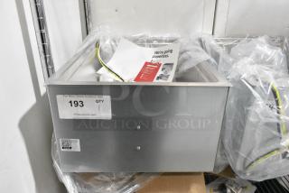 BRAND NEW SCRATCH AND DENT! Avantco 177BMI12SH Bottom Mount Drop-In Full Size Hot Food Well with Square Inside Corners and Drain. 208/240 Volts, 1 Phase.