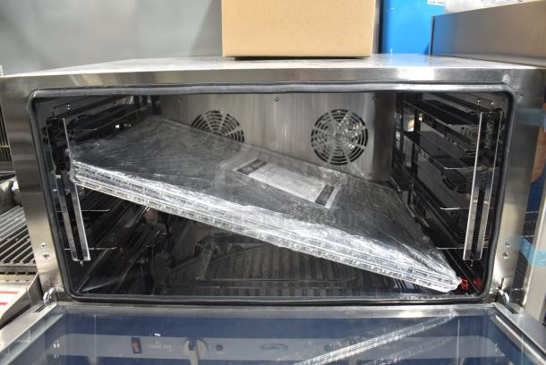 BRAND NEW SCRATCH AND DENT! 2024 KoolMore KM-CTCO-44 Stainless Steel Commercial Electric Powered Convection Oven. 208-240 Volts, 1 Phase. - Image 5 of 9