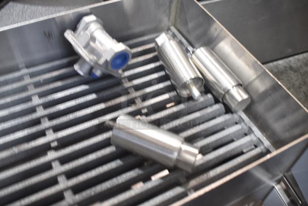BRAND NEW SCRATCH AND DENT! Vulcan CBGMD-12 Stainless Steel Commercial Countertop Natural Gas Powered Charbroiler Grill. 40,000 BTU. - Image 5 of 7