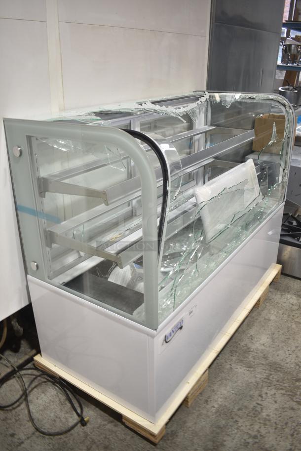 BRAND NEW SCRATCH AND DENT! Avantco Metal Commercial Deli Display Case Merchandiser. See Pictures for Broken Glass. Tested and Powers On But Does Not Get Cold - Image 2 of 5