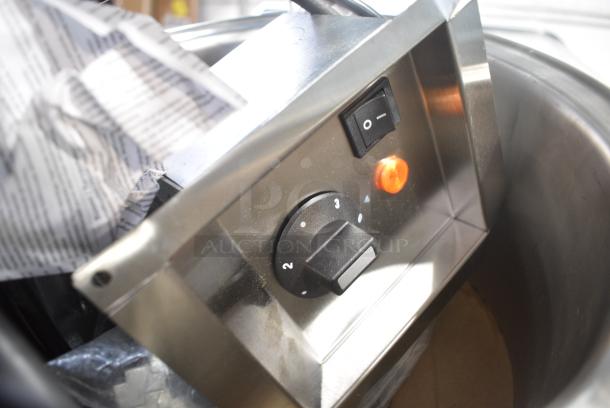 BRAND NEW SCRATCH AND DENT! Metal Round Drop In Food Warmer Well. - Image 3 of 5
