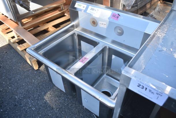 BRAND NEW SCRATCH AND DENT! Regency 600S21014 27" 16-Gauge Stainless Steel Two Compartment Commercial Sink with Galvanized Steel Legs and without Drainboard - 10" x 14" x 12" Bowls. No Legs. - Image 3 of 5