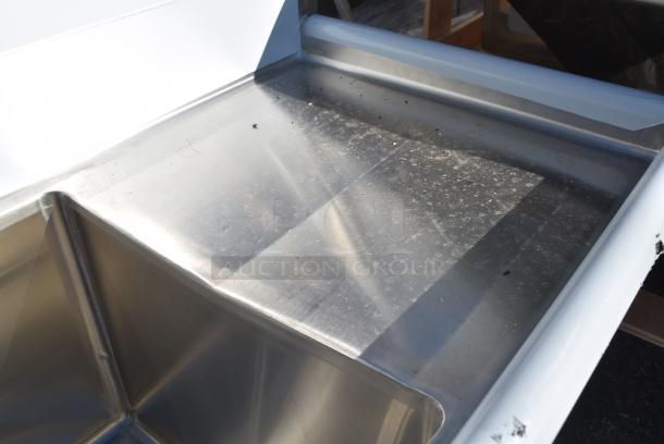 BRAND NEW SCRATCH AND DENT! Advance Tabco FC-3-1818-18RL Three Compartment Stainless Steel Commercial Sink with Two Drainboards - 90" Long, 18" x 18" x 14" Compartments - Image 8 of 9