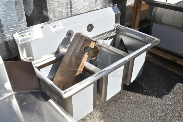 BRAND NEW SCRATCH AND DENT! Regency 600S31014 39" 16-Gauge Stainless Steel Three Compartment Commercial Sink with Galvanized Steel Legs and without Drainboards - 10" x 14" x 12" Bowls - Image 2 of 8