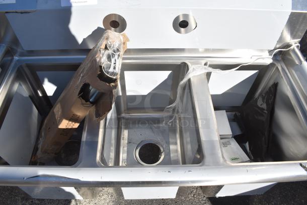 BRAND NEW SCRATCH AND DENT! Regency 600S31014 39" 16-Gauge Stainless Steel Three Compartment Commercial Sink with Galvanized Steel Legs and without Drainboards - 10" x 14" x 12" Bowls - Image 4 of 8
