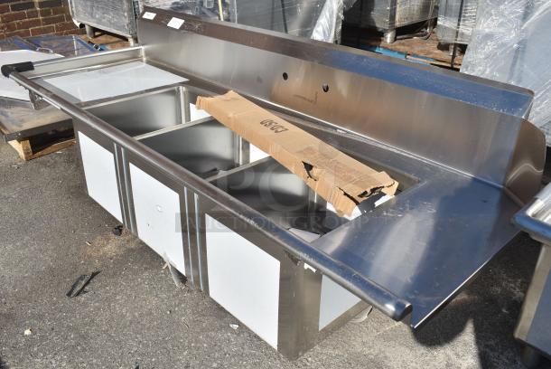 BRAND NEW SCRATCH AND DENT! Regency 600DDTS384LFT 16-Gauge 7' Soiled / Dirty Dish Table with 3-Compartment Sink - 16" x 20" x 14" Bowls - Left Drainboard - Image 3 of 6