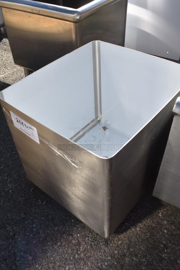 BRAND NEW SCRATCH AND DENT! Stainless Steel Single Bay Drop In Sink - Image 3 of 4