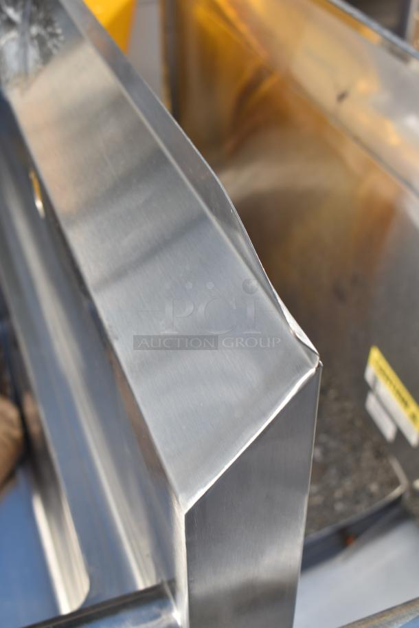 BRAND NEW SCRATCH AND DENT! Steelton 522CS12424 29 1/2" 18-Gauge Stainless Steel One Compartment Commercial Sink without Drainboard - 24" x 24" x 12" Bowl - Image 6 of 7