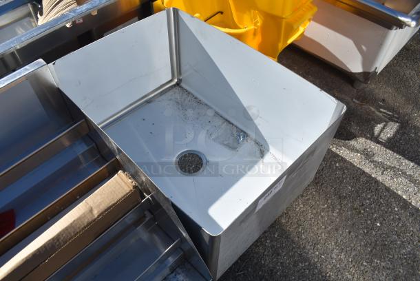 BRAND NEW SCRATCH AND DENT! Stainless Steel Single Bay Drop In Sink - Image 2 of 4