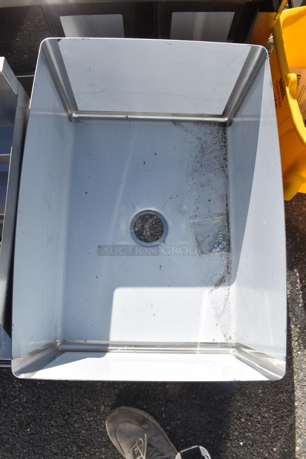 BRAND NEW SCRATCH AND DENT! Stainless Steel Single Bay Drop In Sink - Image 4 of 4
