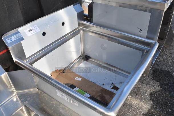 BRAND NEW SCRATCH AND DENT! Steelton 522CS12424 29 1/2" 18-Gauge Stainless Steel One Compartment Commercial Sink without Drainboard - 24" x 24" x 12" Bowl - Image 2 of 8