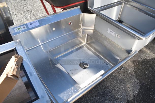 BRAND NEW SCRATCH AND DENT! Regency 600DDT36L 16 Gauge 3' Soiled / Dirty Dish Table - Left Drainboard. No Legs. - Image 2 of 6
