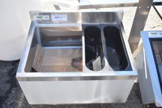 BRAND NEW SCRATCH AND DENT! Regency 600IB1824CP 18" x 24" Underbar Ice Bin with 7 Circuit Post-Mix Cold Plate, Sliding Lid, and Bottle Holders - 51 lb.