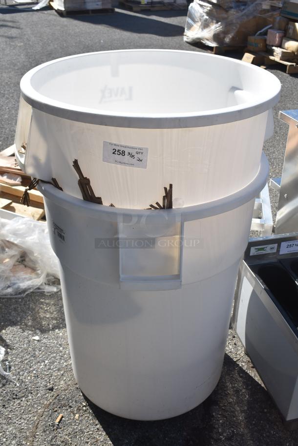 2 BRAND NEW SCRATCH AND DENT! Lavex 475TCRND55WH 55 Gallon White Round Commercial Trash Can. 2 Times Your Bid! - Image 2 of 5