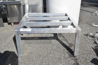 BRAND NEW SCRATCH AND DENT! Regency 600DUN242412 24" x 24" x 12" Aluminum Dunnage Rack - 1,500 lb. Capacity