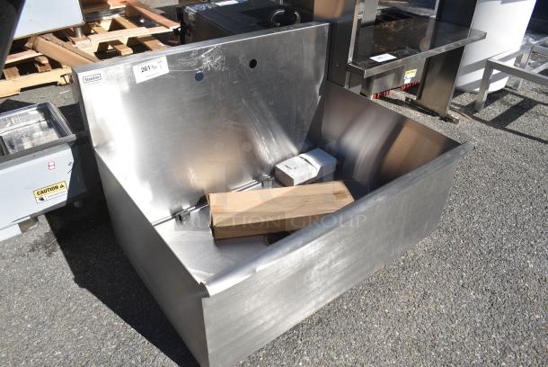 BRAND NEW SCRATCH AND DENT! Steelton 522US13624 36" x 24" x 14" Utility Sink with Drainboard and (1) 8" Center Faucet - Image 2 of 7