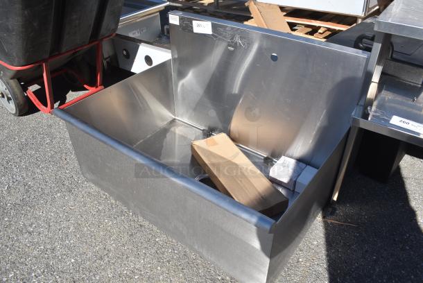 BRAND NEW SCRATCH AND DENT! Steelton 522US13624 36" x 24" x 14" Utility Sink with Drainboard and (1) 8" Center Faucet - Image 3 of 7