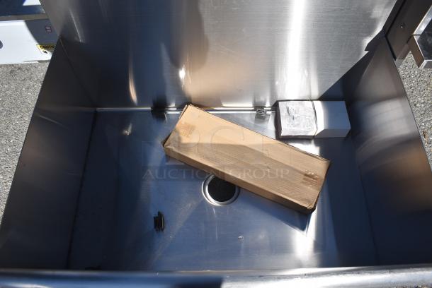 BRAND NEW SCRATCH AND DENT! Steelton 522US13624 36" x 24" x 14" Utility Sink with Drainboard and (1) 8" Center Faucet - Image 4 of 7
