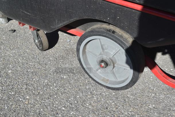 2 BRAND NEW SCRATCH AND DENT! Lavex Black Poly 2,100 Pound Capacity Tilt Truck. 2 Times Your Bid! - Image 5 of 7