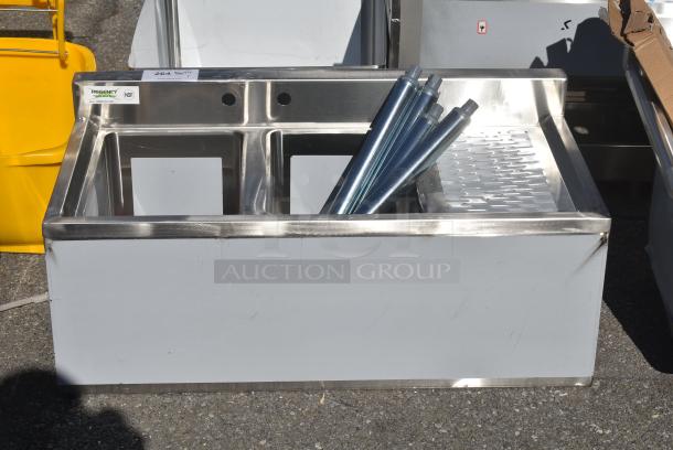 BRAND NEW SCRATCH AND DENT! Regency 600B2101413R 2 Bowl Underbar Sink with One Drainboard - 36" x 18 3/4" - Right Drainboard - Image 1 of 7