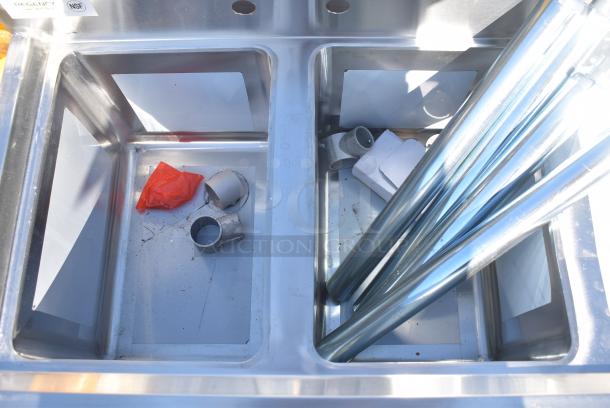 BRAND NEW SCRATCH AND DENT! Regency 600B2101413R 2 Bowl Underbar Sink with One Drainboard - 36" x 18 3/4" - Right Drainboard - Image 4 of 7
