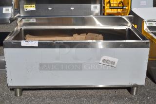 BRAND NEW SCRATCH AND DENT! Regency 600IB1836CP 18" x 36" Underbar Ice Bin with 7 Circuit Post-Mix Cold Plate and Bottle Holders - 79 lb.