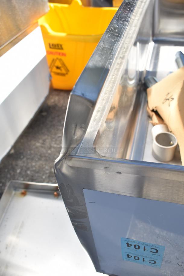 BRAND NEW SCRATCH AND DENT! Regency 600IB1836CP 18" x 36" Underbar Ice Bin with 7 Circuit Post-Mix Cold Plate and Bottle Holders - 79 lb. - Image 5 of 7