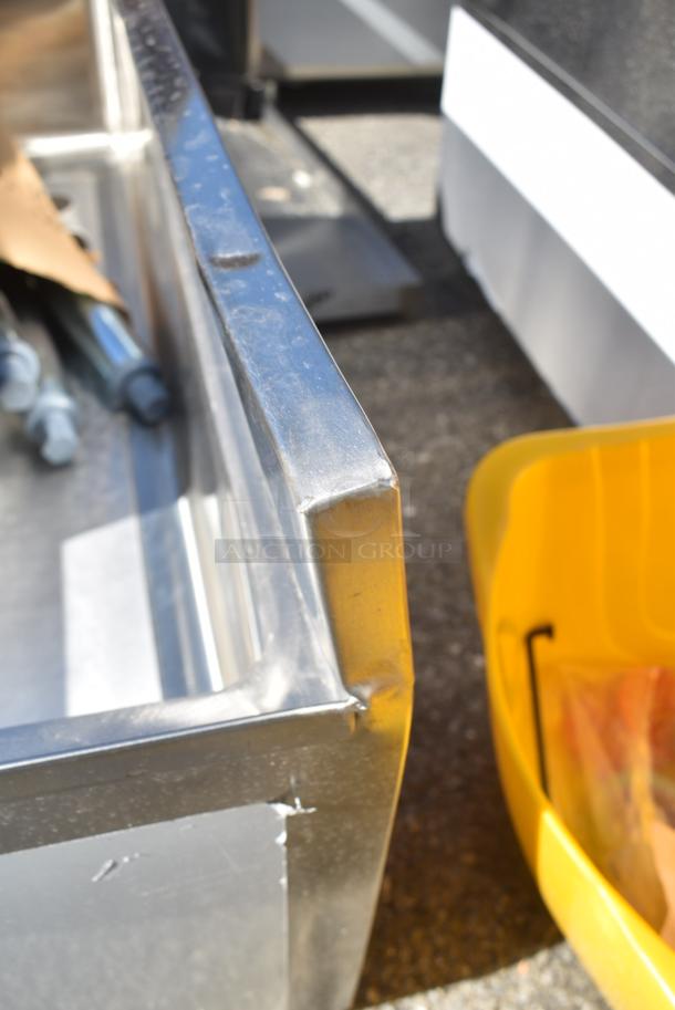 BRAND NEW SCRATCH AND DENT! Regency 600IB1836CP 18" x 36" Underbar Ice Bin with 7 Circuit Post-Mix Cold Plate and Bottle Holders - 79 lb. - Image 6 of 7