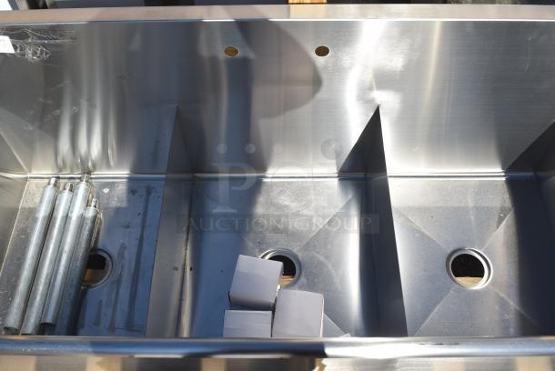 BRAND NEW SCRATCH AND DENT! Stainless Steel 3 Bay Sink. No Legs. - Image 4 of 4