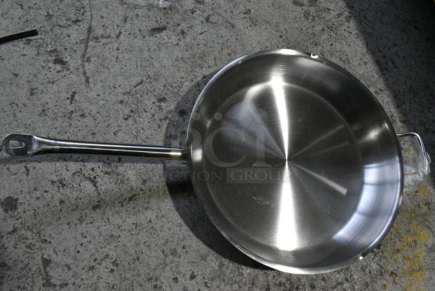 2 BRAND NEW SCRATCH AND DENT! Items Including 471SPC100 Choice 20 13/16" Aluminum Pot / Pan Cover and Vigor Skillet. 2 Times Your BId! - Image 8 of 9
