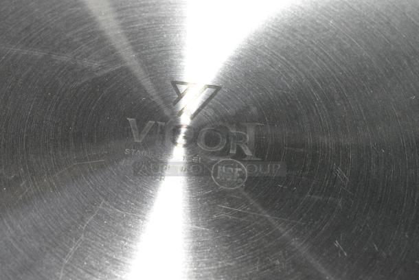 2 BRAND NEW SCRATCH AND DENT! Items Including 471SPC100 Choice 20 13/16" Aluminum Pot / Pan Cover and Vigor Skillet. 2 Times Your BId! - Image 9 of 9