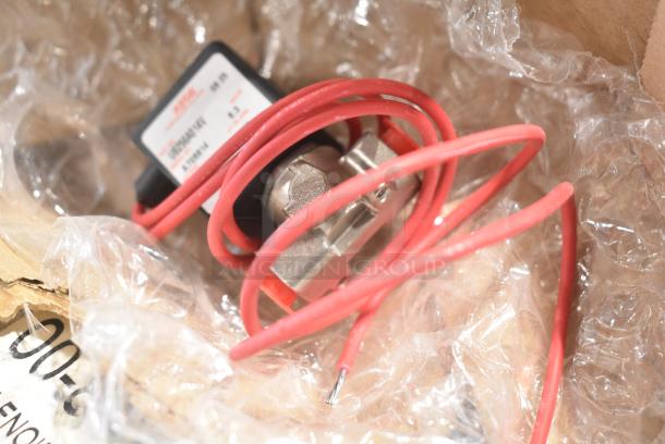 14 BRAND NEW SCRATCH AND DENT! Items Including Siemens 45EG20AF Contactors & Starters & Contactor Supplies, 00-853340 Solenoid Valve, 320720, Alto Shaam Ballast, Omron G3KA-240B Relay, 00-843944 Solenoid Cooling, Auxillary Switch. 14 Times Your Bid! - Image 20 of 36