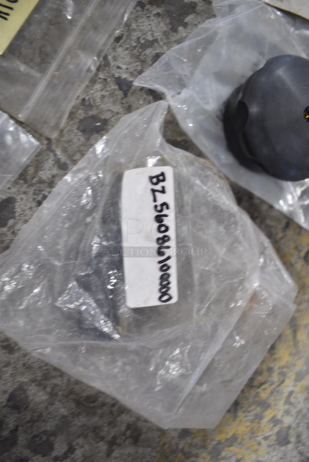 14 BRAND NEW SCRATCH AND DENT! Items Including Siemens 45EG20AF Contactors & Starters & Contactor Supplies, 00-853340 Solenoid Valve, 320720, Alto Shaam Ballast, Omron G3KA-240B Relay, 00-843944 Solenoid Cooling, Auxiliary Switch. 14 Times Your Bid! - Image 7 of 10
