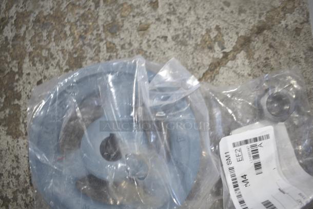 14 BRAND NEW SCRATCH AND DENT! Items Including Ring, Relay, Nut, 293270000 Probe, Henny Penny FP05-017 Quick Disconnect, Hoabrt 00-557970 Clamp, 40071.0001 Check Valve, 56335 Bracket, Hoabrt 00-499084-00002 Port Suction. 14 Times Your Bid! - Image 3 of 16