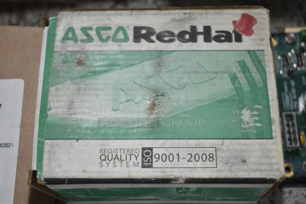 14 BRAND NEW SCRATCH AND DENT! Items Including Hobart 00-410841-00018 Valve Gas, VHL00-410841-00028 Vulcan Valve, 12EM1123X Evaporator Motor, Hobart 00-915330 Manual Bezel Assy, Welbilt 0000083069 Control Board, 01-1M7311-00001 Light Kit, 00-856756-00001 Probe, Wayne 70217527 Blower Motor. 14 Times Your Bid! - Image 5 of 19
