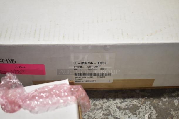 14 BRAND NEW SCRATCH AND DENT! Items Including Hobart 00-410841-00018 Valve Gas, VHL00-410841-00028 Vulcan Valve, 12EM1123X Evaporator Motor, Hobart 00-915330 Manual Bezel Assy, Welbilt 0000083069 Control Board, 01-1M7311-00001 Light Kit, 00-856756-00001 Probe, Wayne 70217527 Blower Motor. 14 Times Your Bid! - Image 12 of 19