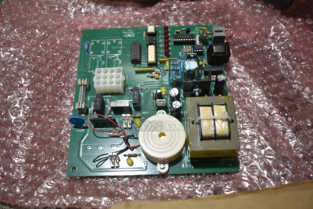 14 BRAND NEW SCRATCH AND DENT! Items Including Hobart 00-410841-00018 Valve Gas, VHL00-410841-00028 Vulcan Valve, 12EM1123X Evaporator Motor, Hobart 00-915330 Manual Bezel Assy, Welbilt 0000083069 Control Board, 01-1M7311-00001 Light Kit, 00-856756-00001 Probe, Wayne 70217527 Blower Motor. 14 Times Your Bid! - Image 15 of 19