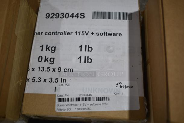 14 BRAND NEW SCRATCH AND DENT! Items Including Hobart S1-1P1214-00006 Board, 01-100V10-00334 Transformer, 9293044S Controller, 00-891061 Motor, Hobart G1-1M7008-00004 Weld Lid Sump, HEN140C95 Kit, Hardt 3949 Degreaser Hose Kit, 00-973402 Hobart Latch Kit. 14 Times Your Bid! - Image 4 of 16