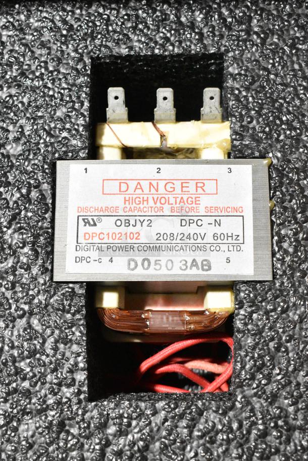BRAND NEW SCRATCH AND DENT! Capacitor - Image 9 of 13