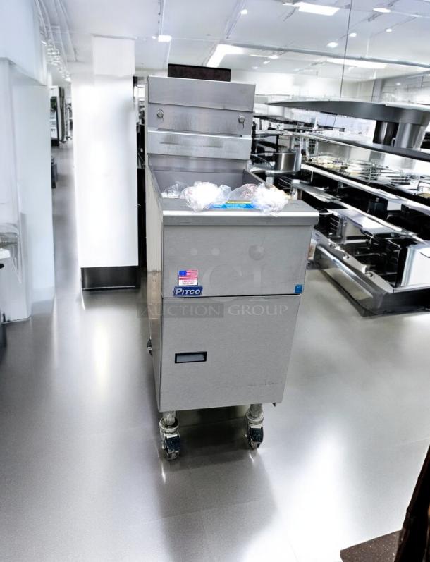 Pristine Condition Pitco VF35-S Gas Fryer - Image 2 of 12