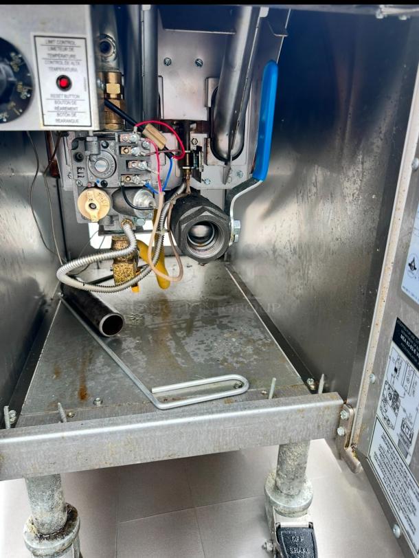 Pristine Condition Pitco VF35-S Gas Fryer - Image 11 of 12