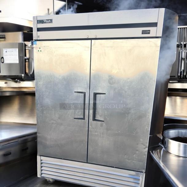 Immaculate Condition True T-49F-HC Commercial Freezer – Tested & Working! - Image 5 of 10
