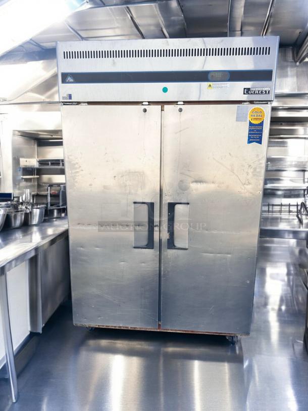 Excellent Condition Everest ESR2 Double Door Commercial Refrigerator – Tested & Working! - Image 1 of 6