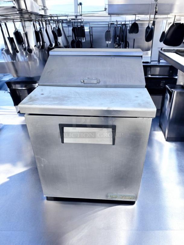 Excellent Condition True TSSU-27-08-HC Refrigerated Sandwich Prep Table – Tested & Working! - Image 2 of 7