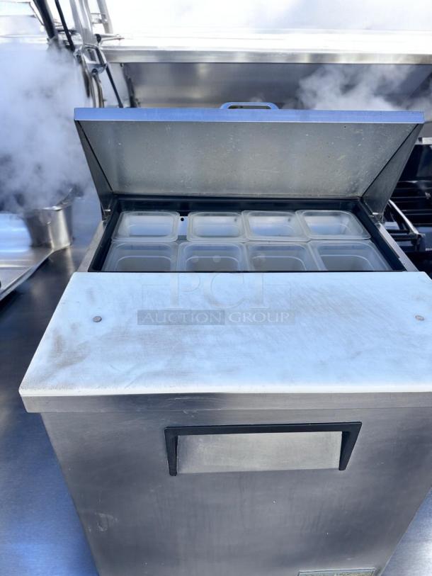 Excellent Condition True TSSU-27-08-HC Refrigerated Sandwich Prep Table – Tested & Working! - Image 3 of 7