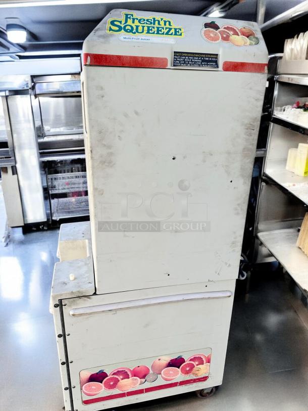 Excellent Condition Fresh'n Squeeze Multi-Fruit Juicer – Tested & Working! - Image 5 of 11